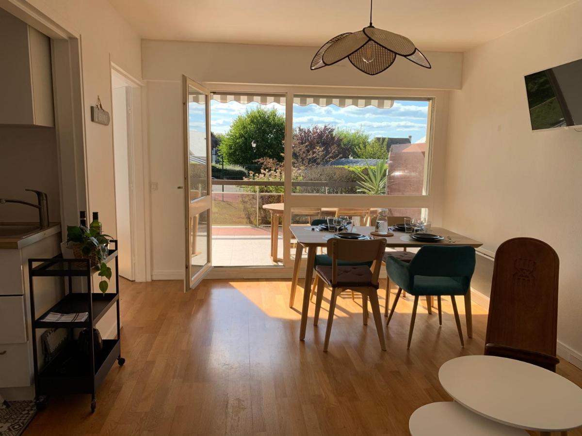 Trouville, Appartement Renove Avec Grande Terrasse Au Calme Exterior foto