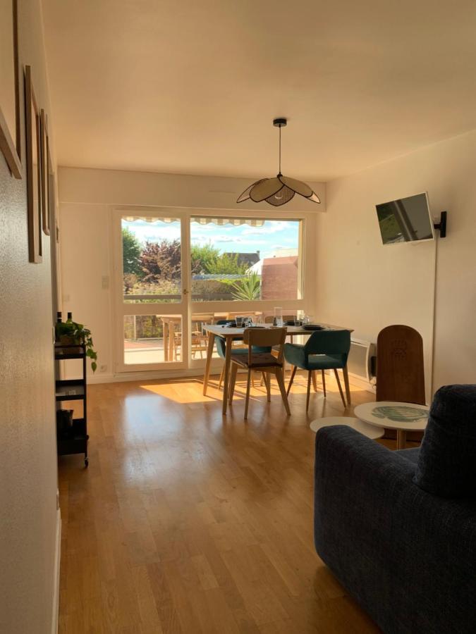 Trouville, Appartement Renove Avec Grande Terrasse Au Calme Exterior foto